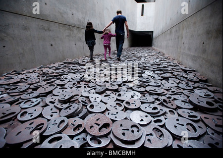 Speicher leere Raum des jüdischen Museums oder Judisches Museum, entworfen von Daniel Libeskind in Kreuzberg Deutschland Stockfoto