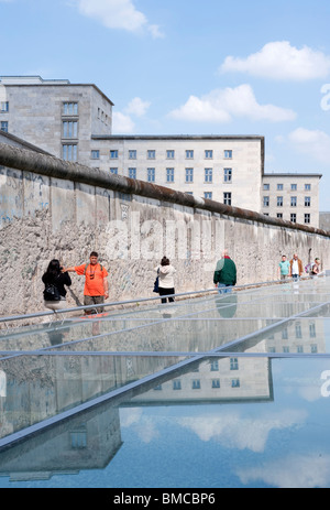 Neue Messe am Topographie des Terrors der Stelle des ehemaligen Gestapo-Polizeipräsidium in Berlin Deutschland Stockfoto