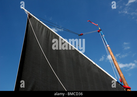 Mast und Segel von der historischen Norfolk Handel Wherry Albion Stockfoto