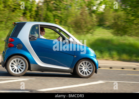 Smart Auto auf der Autobahn (M62 in Huddersfield) Stockfoto