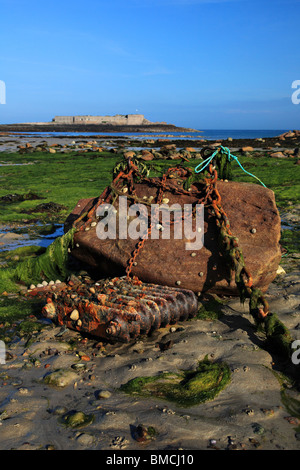 Longis Bay und Ile de Raz Fort, Alderney, Kanalinsel Vereinigtes Königreich Stockfoto