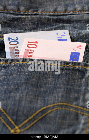 Euro in der Tasche Stockfoto