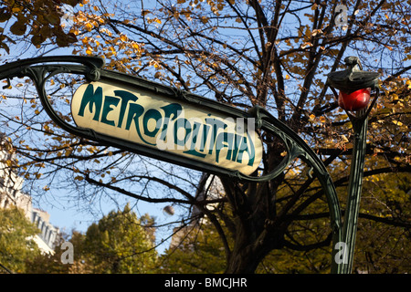 U-Bahn-Schild, Paris, Ile de France, Frankreich Stockfoto