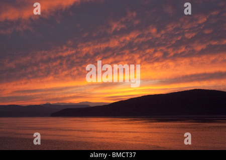 Sonnenuntergang. St.-Lorenz-Strom, Charlevoix. Stockfoto