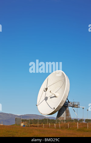 Satellitenschüssel-Kommunikation in der Nähe von Hofn, Island Stockfoto