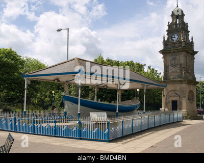 Denkmal in South Shields im Jahr 1890 erbaut zum Gedenken an die weltweit erste Rettungsboot aus dem Jahr 1790. Stockfoto