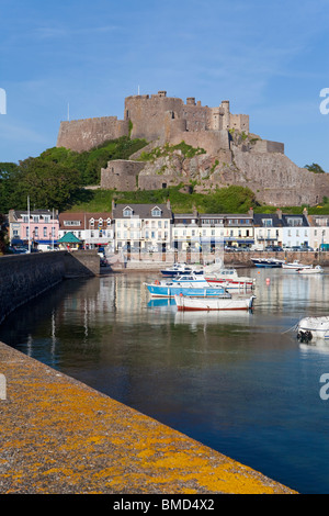 Mount Hochmuts Burg, mit Blick auf Grouville Bay in Gorey, Jersey, Kanalinseln Stockfoto