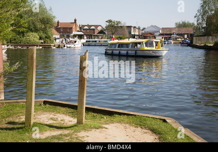 Boote auf den Norfolk Broads in Wroxham. Stockfoto