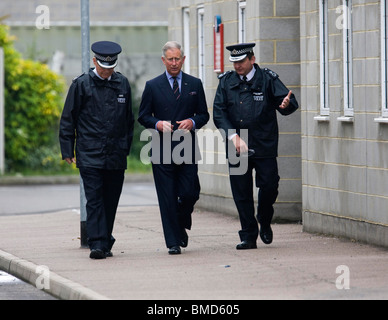 Großbritanniens Prinz Charles besucht die Metropolitan Police Spezialist-Ausbildungszentrum in Gravesend, Kent. Stockfoto