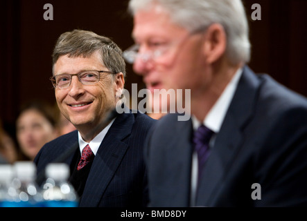 Der ehemalige Präsident Bill Clinton und Gates Foundation Gründer Bill Gates. Stockfoto
