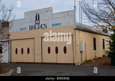 General Motors Holden Garage mit original GMH-Logo ca. 1960 im historischen Dorf von Ross in den Tasmanischen midlands Stockfoto