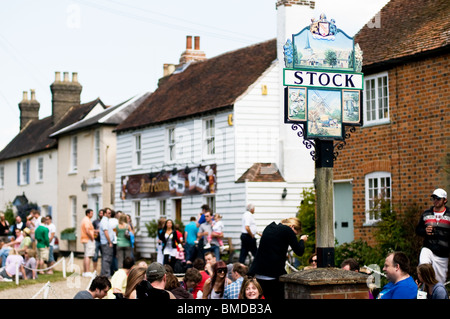 Das Stock Village-Schild in Essex in Großbritannien. Stockfoto