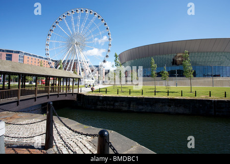 "Liverpool Echo Arena" und der "Liverpool Echo Rad" Stockfoto