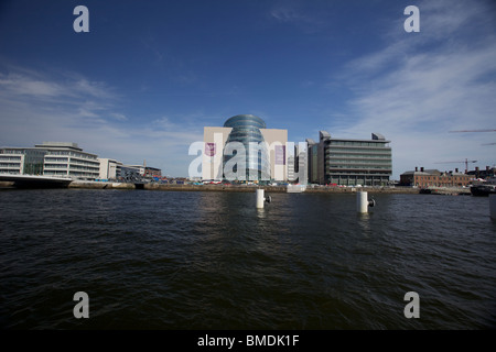 Im Spencer Dock an den Ufern des Flusses Liffey gelegen, ist The Convention Centre Dublin Irlands neues Konferenzzentrum Stockfoto