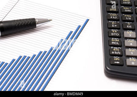 Business-Grafik und einen Stift Stockfoto