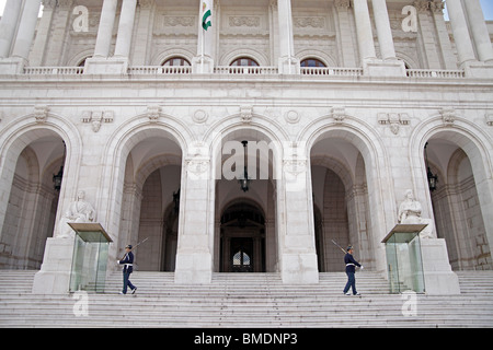 Soldaten auf der Hut im portugiesischen Parlament Assembleia da Republica oder Palacio de Sao Bento in Lissabon, Portugal, Europa Stockfoto