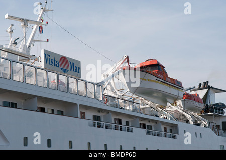 3. Juni 2010 Belfast.  Italienische Kreuzfahrtschiff, das Vista Mar im Hafen von Belfast aus Sicherheitsgründen festgehalten wird Stockfoto