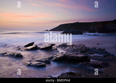 Sonnenuntergang am Dollar Cove, Lizard Halbinsel Cornwall England UK Stockfoto