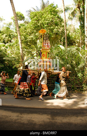 Anbeter, Galungan Festival, große Bali Zeremonie, Pura Sabakabian, Bebetin, in der Nähe von Lovina, Nord Bali, Indonesien Stockfoto