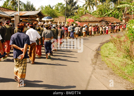 Anbeter, Galungan Festival, große Bali Zeremonie, Pura Sabakabian, Bebetin, in der Nähe von Lovina, Nord Bali, Indonesien Stockfoto