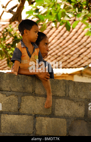 Gläubigen im Tempel, Galungan Festival, große Bali Zeremonie, Pura Sabakabian, Bebetin, in der Nähe von Lovina, Nord Bali, Indonesien Stockfoto