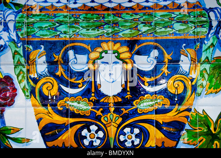 Mosaik-Fliesen-Malerei auf Außenseite des Columbia-Restaurant eröffnete im Jahre 1905 in Ybor City, Tampa, Florida, USA Stockfoto