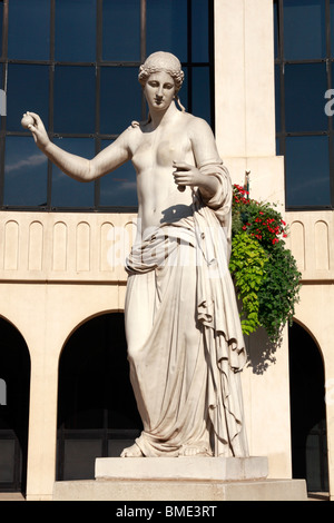 Zeus Ort, Statue der Venus Arles, Antigone District, Montpellier, Frankreich Stockfoto