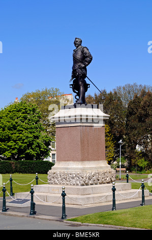 Die Statue von Sir Francis Drake auf die Hacke in Plymouth, Devon, UK Stockfoto