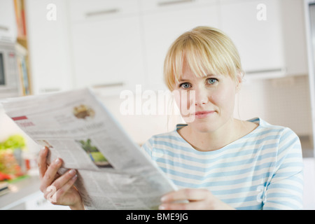 Frau frühstücken, Schweden. Stockfoto