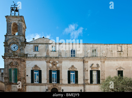 Apulien, Salento, Martina Franca, Palazzo Uhrturm Stockfoto