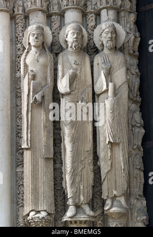 SKULPTUREN VON CHARTRES KATHEDRALE CHARTRES, FRANKREICH Stockfoto