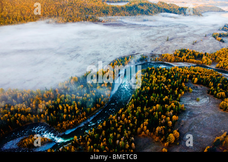 Luftaufnahme von Hemuxiang Dorf, Burqin Grafschaft, Altay Präfektur, Uigurischen Autonomen Gebiet Xinjiang, China Stockfoto