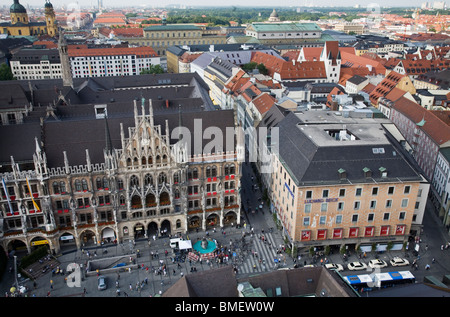 Blick auf das Neues Rathaus und der Stadt München von 92 Metern 301 Alter Peter (Alter Peter Turm) München Germa Turm Stockfoto