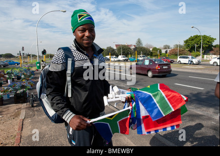 Straßenhändler verkauft südafrikanischen Flaggen im Vorfeld zu den FIFA World Cup 2010 Kapstadt Südafrika Stockfoto