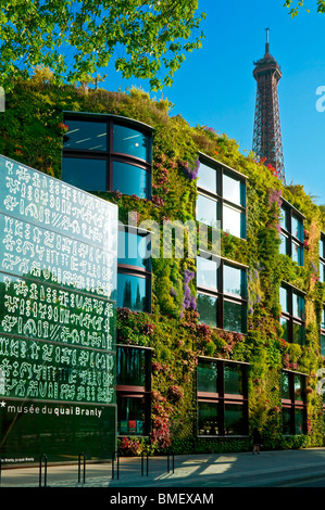 MUSEUM QUAI BRANLY, PFLANZLICHEN WAND, PARIS, FRANKREICH Stockfoto