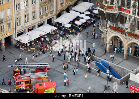 Blick auf den Marienplatz und Neues Rathaus von 92 Metern 301 Alter Peter Turm (Alter Peter Turm) München, Deutschland Stockfoto