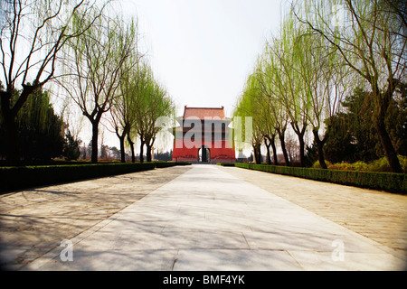 Unter der Leitung von Drachen Schildkröte Tablet-Pavillon, Ming-Dynastie-Gräber, Peking, China Stockfoto