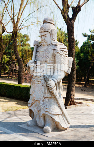 Steinkrieger auf der Heiligen Straße, Ming-Dynastie-Gräber, Peking, China Stockfoto