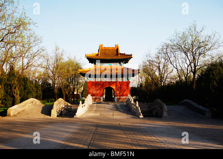 Unter der Leitung von Drachen Schildkröte Tablet-Pavillon, Dingling, Ming-Gräber, Peking, China Stockfoto