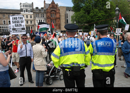 Anti-israelische Proteste in Edinburgh nach dem Angriff auf einen Hilfskonvoi versucht für Gaza zu erreichen. Stockfoto