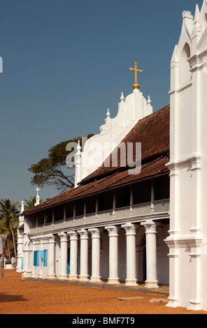 Indien, Kerala, Champakulam Dorf, syrische Christian Church in historischen Gebäude der alten portugiesischen Stockfoto