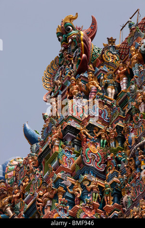 Tamil Nadu, Madurai, Indien, Sri-Meenakshi-Tempel, pinnacle der neu restaurierten West gopuram Stockfoto