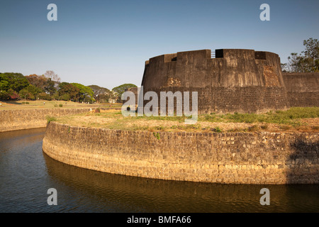 Indien, Kerala, Palakkad, Tipu Sultan Fort, Bult von Haider Ali im Jahre 1766, westlichen Bastionen und Graben Stockfoto