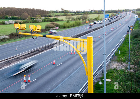 SPEC Durchschnittsgeschwindigkeit Kameras auf Autobahn-Baustellen Stockfoto