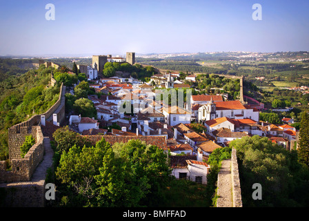 Blick auf den schönen mittelalterlichen Dorf Obidos im Zentrum von Portugal Stockfoto