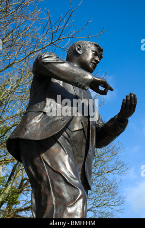 Statue von Michael Collins (IRA-Führer) von Kevin Holland, Emmet Square, Clonakilty, Co. Cork, Irland Stockfoto