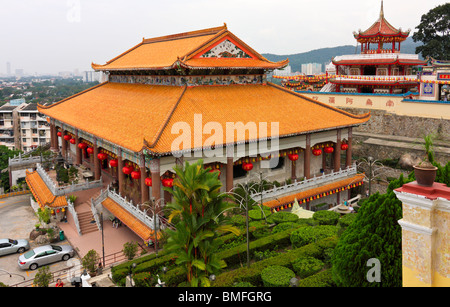 Die Kek Lok Si chinesische Tempel in Penang/Malaysia - Main Betsaal Stockfoto