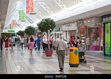 Die Avenue Shopping Mall, Newton Mearns, Glasgow, Schottland, UK, Großbritannien Stockfoto