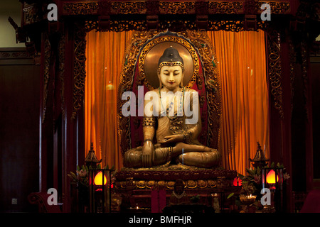 Shakyamuni-Statue in Jade Buddha Hall, Jade-Buddha-Tempel, Shanghai, China Jade Stockfoto