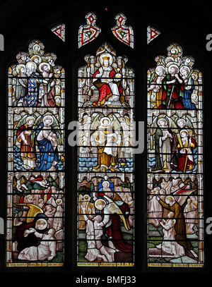 Ein Glasfenster, die Darstellung der Auferstehung der Toten, St Mary die Jungfrau Kirche, Cropredy, Oxfordshire, England Stockfoto